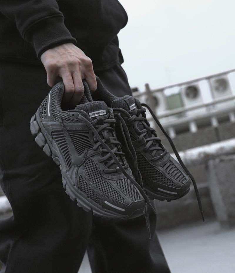 Nike Zoom Vomero 5 Black